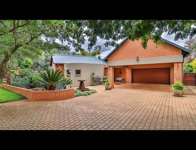 3 BEDROOM HOUSE FOR SALE IN RETIRE AT MIDSTREAM